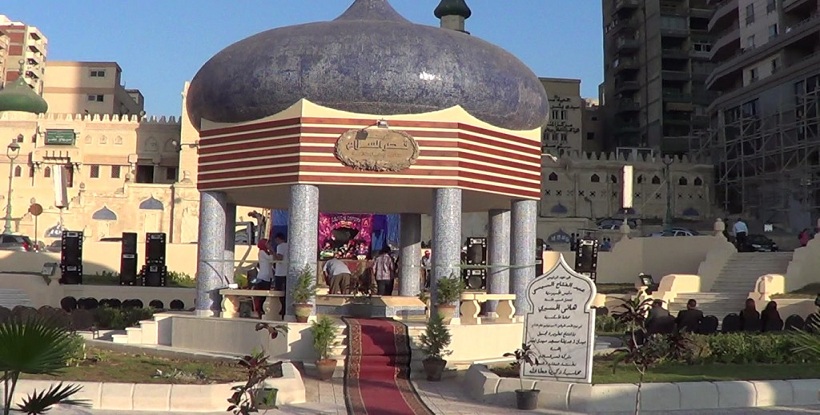 Sidi Beshr Mosque Square park